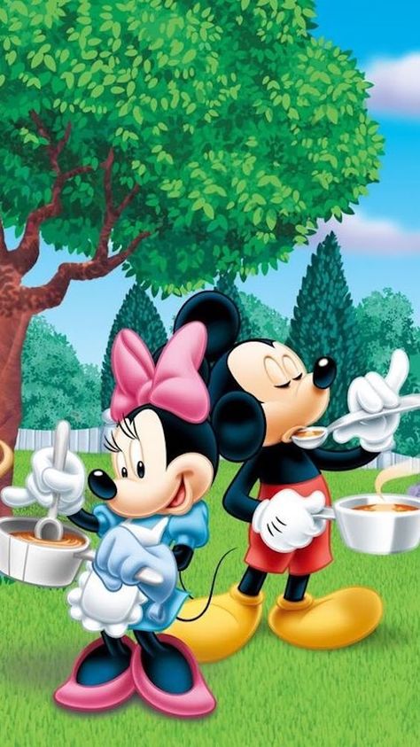 Mouse Images, Minnie Y Mickey Mouse, Minnie Mouse Pictures, Mickey Mouse Pictures, Painting Embroidery, Retro Disney, Mickey Mouse Art, Mickey Mouse Wallpaper, Disney Mouse