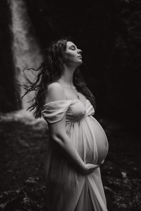 Water Fall Maternity Shoot, Waterfall Maternity Shoot, Dreamy Maternity Shoot, Goddess Maternity Shoot, Bohemian Maternity Shoot, Waterfall Maternity Pictures, Maternity River Photoshoot, Pregnant Poses, Maternity Photos Waterfall