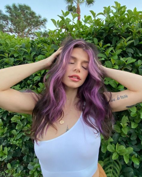 now THAT is a money piece 💸 | Instagram purple money piece hair balayage brunette Money Piece Purple Hair, Brunette With Colored Money Piece, Brown Hair With Lavender Money Piece, Coloured Money Piece, Dark Hair Purple Money Piece, Violet Money Piece Hair, Brown Hair Purple Money Piece, Brunette Hair Money Piece, Money Piece Purple