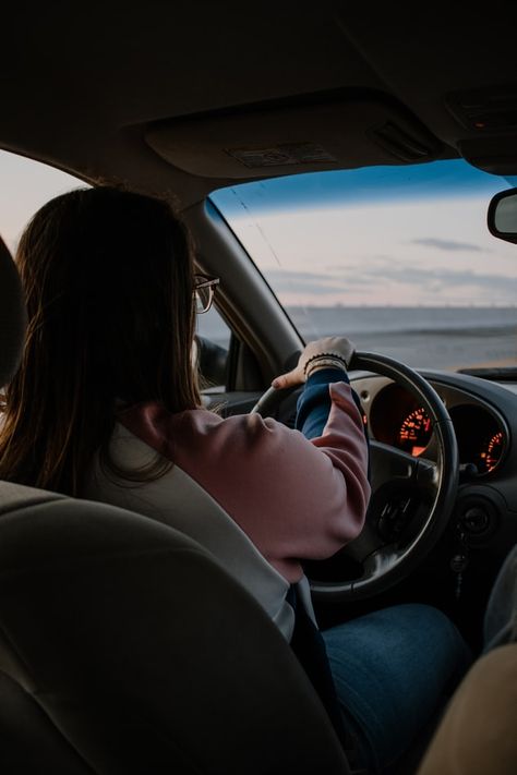 woman in white long sleeve shirt driving car during daytime photo – Free Cushion Image on Unsplash Car Learning, Learn Car Driving, Women Drivers, Drivers Ed, Manifesting Vision Board, Bmw Girl, Drivers Education, Vision Board Photos, Driving Car