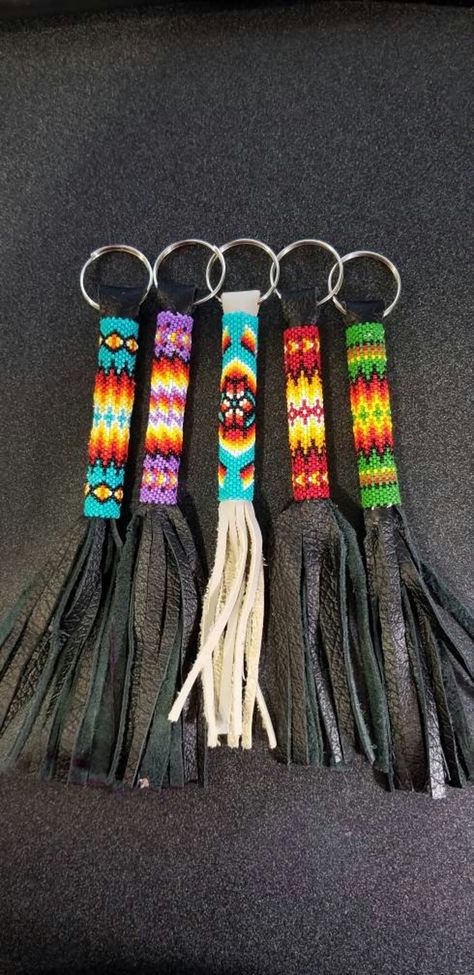 Beaded Keychains Patterns, Beaded Tassels Diy, Fringe Keychain, Traditional Skirts, Indian Beadwork, Beaded Projects, Native Beading Patterns, Beaded Work, Beadwork Ideas