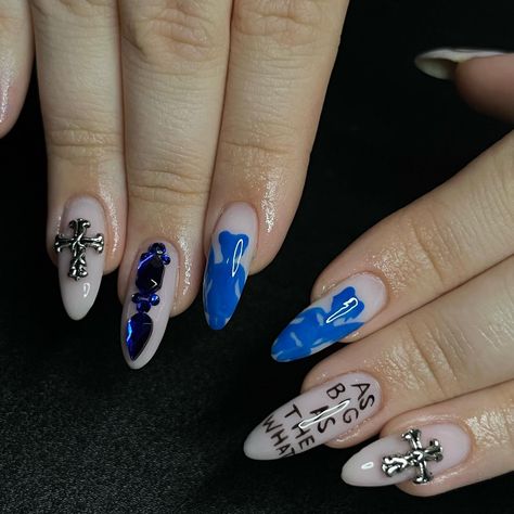 𝐁𝐈𝐆 𝐀𝐒 𝐓𝐇𝐄 𝐖𝐇𝐀𝐓🦉 • • • • I had sooo much fun designing this hand-painted set for my builder babe as she’s seeing Drake on tour today 💙 • • #acrylicnails #gelnaildesign #buildergel #buildergelnails #nailsofinstagram #nails💅 #sadieelizabeth_nails #nailsoftheday #nailinspo #panailtech #nailartist #acrylicnaildesign #modernnails #nailtrends #nailenhancements #nailtechnetwork #explore #explorepage #nailtechnicians #sadieelizabethnails #drakenails Builder Gel Nails, Modern Nails, Gel Nail Design, Paint Set, Nail Trends, Nail Artist, Nail Tech, Acrylic Nail Designs, Nail Inspo