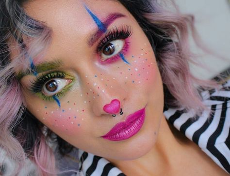 Colorful clown Beauty Clown Makeup, Clowns Makeup Cute, Sweet Clown Makeup, Beautiful Clown Makeup, Wacky Wednesday Makeup, Cute Clown Makeup Halloween, Clown Costume Colorful, Clown Cute Makeup, Faschings Make Up