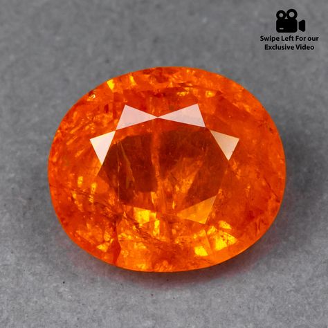 Luxury Drinks, Orange Gemstones, Fanta Orange, Gems And Minerals, Last Minute Gifts, Color Orange, Oval Shape, Garnet, Thailand