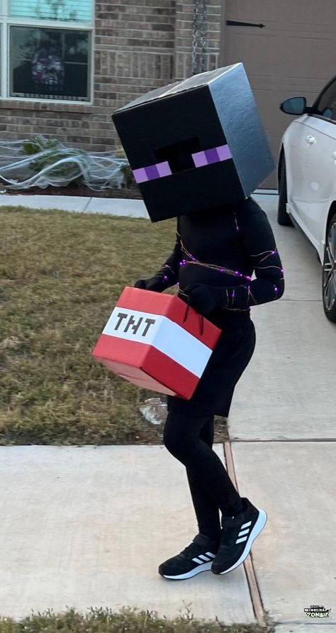 Enderman Costume Diy, Diy Enderman Costume, Minecraft Warden Costume, Creative Boys Halloween Costumes, Gamer Halloween Costumes, Minecraft Costume Diy, Enderman Halloween Costume, Enderman Cosplay, Minecraft Enderman Costume