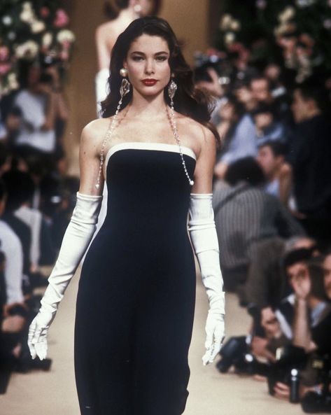 Ysl Dress, Yves Saint Laurent Dress, Saint Laurent Dress, Vintage Hollywood Glamour, 90s Runway Fashion, Runway Fashion Couture, 80s And 90s Fashion, Model Inspo, Glam Dresses