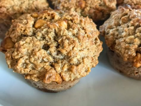 Oatmeal Butterscotch Muffins - A new favorite Saturday treat Butterscotch Oatmeal Muffins, Butterscotch Muffins Recipe, Butterscotch Muffins, Oatmeal Breakfast Muffins, Oatmeal Butterscotch, Coffe Cake, Cake Mix Muffins, Muffin Tops, Cinnamon Oatmeal