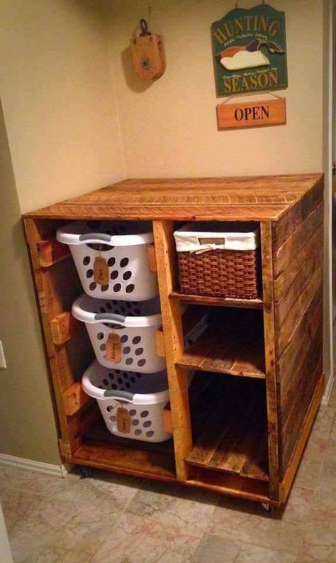 Pallet Laundry Basket Holder with Shelves...these are the BEST DIY Pallet Ideas! Laundry Basket Dresser, Dresser Shelves, Pallet Crafts, Laundry Room Storage, Diy Pallet Projects, Pallet Projects, Rustic Diy, Room Organization, Pallet Furniture