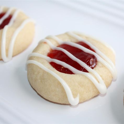 Raspberry and Almond Shortbread Thumbprints Raspberry Thumbprint Cookies, Almond Shortbread, Raspberry Almond, Thumbprint Cookies, Cookie Desserts, Yummy Cookies, Holiday Baking, Christmas Desserts, Holiday Recipes