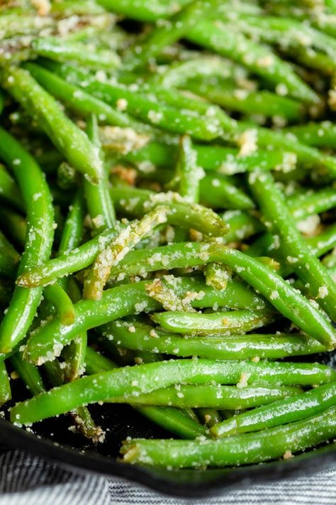 Parmesean Green Beans, Parmesan Green Beans Baked, Steamed Green Bean Recipes, Garlic Parmesan Green Beans, Frozen Green Bean Recipes, Parmesan Green Bean Recipes, Green Bean Side Dish, Big Mac Sliders, Bean Side Dish