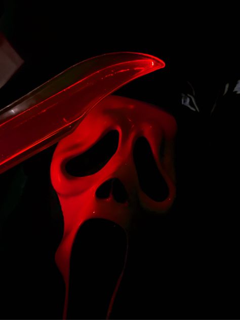 Red Ghostface Aesthetic, Red Scream Wallpapers, Red Halloween Wallpaper, Maroon Wallpapers Aesthetic, Phone Backround, Red Halloween, Red Aesthetic Grunge, My Wallpaper, Simply Red