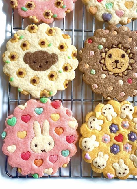 Cookies Aesthetic Packaging, Cute Baked Goods, Cute Pastries, Aesthetic Cookies, Baking Cute, Cookies Cute, Cute Sweets, Kawaii Cookies, Kawaii Sweets