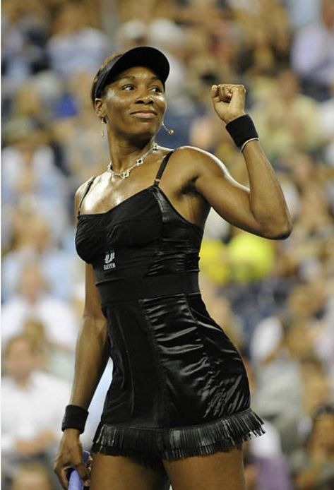 Venus Williams Tennis Outfits, Black Tennis Players, Hello Aesthetic, Serena Williams Outfit, Black Women Tennis, Tennis Players Women, Tennis Outfit Serena Williams, Tennis Inspiration, Serena And Venus Williams