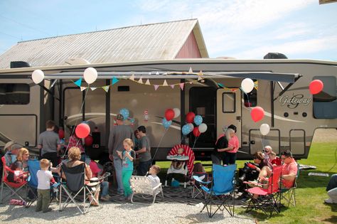 Who said you couldn’t have a birthday party in a RV? :) Rv Camping Birthday Party Ideas, Birthday At Campground, Rv Birthday Party Ideas, Campground Birthday Party, Camping Birthday Party, Camping Birthday, Van Camping, Small Moments, Camping Trailer