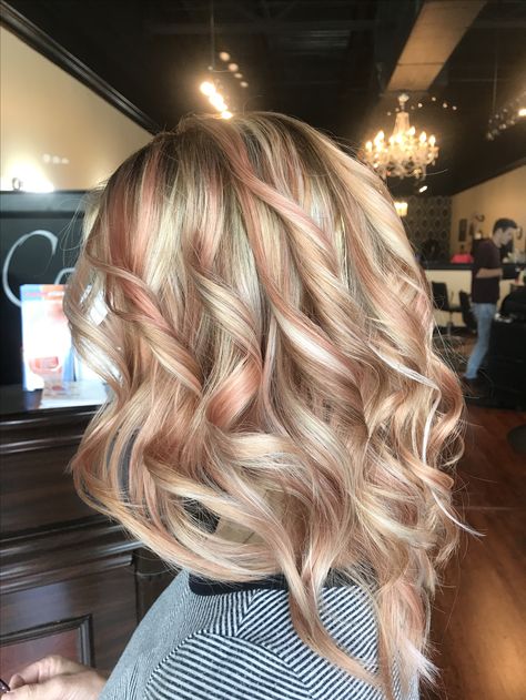 Ginger Hair With Highlights And Lowlights, Dark Ginger Hair With Highlights, Highlight And Lowlights Blonde, Strawberry Hair Color, Hair Color With Highlights, Dark Ginger Hair, Color With Highlights, Blond Beige, Cool Blonde Hair Colour