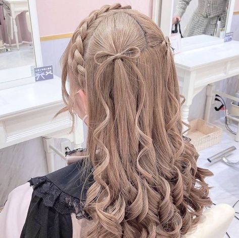 Cute Girly Hairstyle Ideas, Princess Haircuts, Slay Haircuts, Korean Princess Hairstyle, Pro Hairstyles, Curly Hair With Bow, Princess Haircut, Hairstyles Kawaii, 2023 Haircut Trends