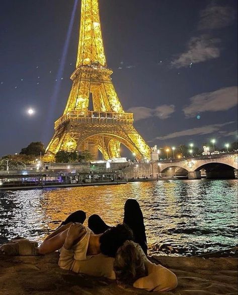 Paris Romance Aesthetic, Nicky Champa, Paris Aesthetic Night, Paris Couple Pictures, Pierre Boo, Nicky And Pierre, Paris Romance, Paris Couple, Eiffel Tower At Night