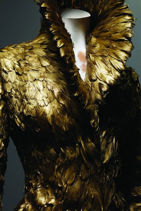 Alexander McQueen Mcqueen Savage Beauty, Beauty Exhibition, Alexander Mcqueen Savage Beauty, Toni Stark, Feather Coat, Philip Treacy, Alexander Mcqueens, Savage Beauty, Feather Jacket