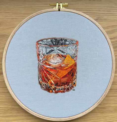 Alcohol Embroidery, Negative Space Embroidery, Beer Embroidery, Diy Embroidery Patterns, Embroidery Stitches Tutorial, Hand Embroidery Projects, Needlework Embroidery, Cute Embroidery, Sewing Embroidery Designs