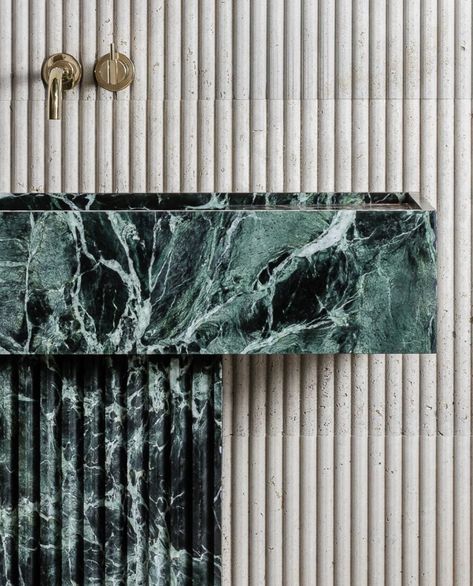 Green Marble Interior Design, Green Marble Interior, Green Marble Vanity, Fluted Marble, Green Marble Bathroom, Marble Interior Design, Cream Travertine, Verde Marble, Travertine Bathroom