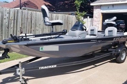 Tracker Pro 170 for sale in United States of America for $18,100 (£13,689) Bass Boats For Sale, Classic Boats For Sale, Bowrider Boats, Aluminum Bass Boats, Ranger Boats, Bass Boats, Gibson 50ft Houseboat, Fishing Boats For Sale, Tracker Boats