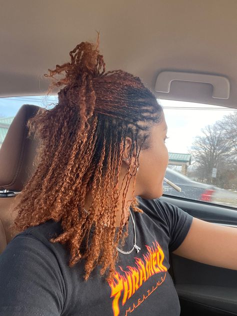 Microtwistlocs Styling, Instant Micro Locs, Long Micro Locs Styles, Microlocs Color Ideas Black Women, Copper Microlocs, Black Microlocs, Copper Colored Microlocs, Microlocs With Color, Ginger Microlocs