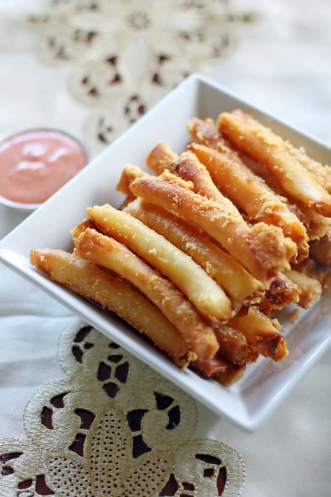 Cheese Sticks - Ang Sarap Fried Cheese Sticks, Cheese Sticks Recipe, Spring Roll Pastry, Fried Mozzarella, Filipino Street Food, Cheese Stick, Fried Spring Rolls, Keju Cheddar, Easy Cheese