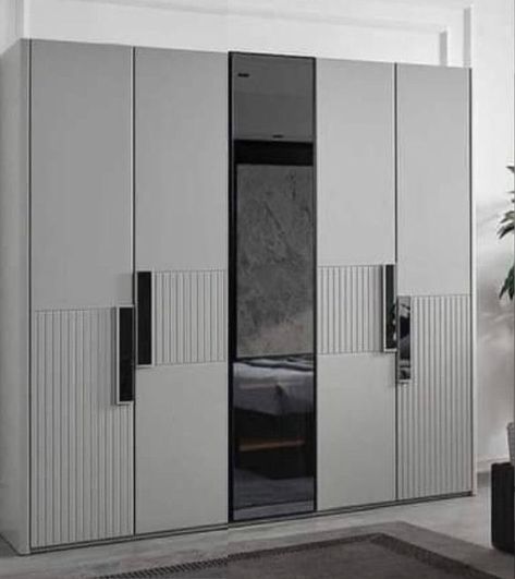 Luxury Wardrobe Door Designs, Wardrobe Design Bedroom Modern Luxury, Modern Wardrobe Design Sliding Doors, Wardrobe Design Bedroom Modern, Modern Wardrobe Design, Bedroom Wardrobe Ideas, Wall Wardrobe Design, Wooden Wardrobe Design, Wardrobe Design Modern