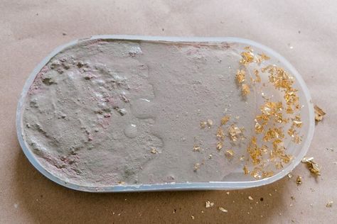 How To Store Silicone Molds, Resin And Cement, Resincrete Ideas, Diy Concrete Tray, Diy Trinket Tray, Cement Tray, Concrete Molds Diy, Cement Molds, Key Tray