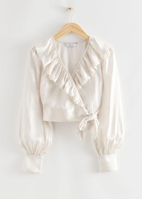 White Wrap Blouse, Style Analysis, Slim Blouse, Draped Blouse, Chic Blouses, Simply Chic, Ruffle Shirt, Wrap Cardigan, Neck Wrap