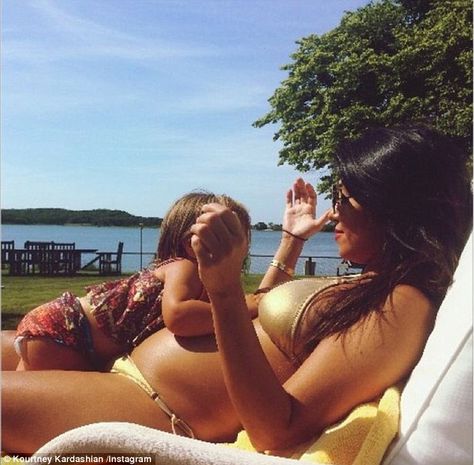 Kourtney Kardashian Kourtney Kardashian Baby, Kardashian Show, Vacation Swimwear, Penelope Disick, Jenner Family, Pregnant Celebrities, Kardashian Family, Celebrity Moms, Celebrity Babies