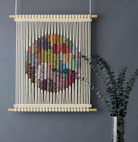 Simpul Makrame, Decorative Crochet, Pola Macrame, Crochet Macrame, Weaving Loom Diy, Weaving Loom Projects, Weaving Wall Hanging, Macrame Knots Pattern, Macrame Wall Hanging Diy