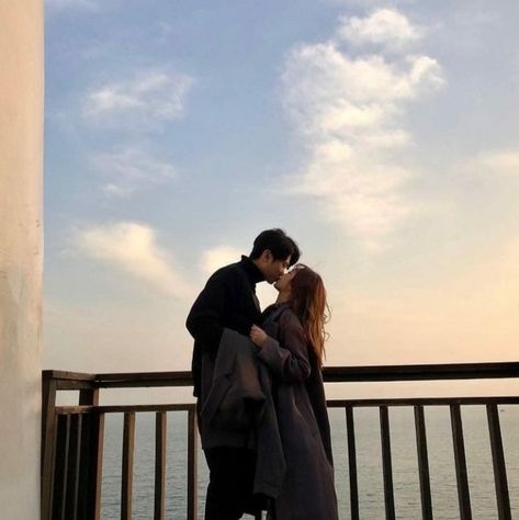 Korean Couples, Couple Korean, Ulzzang Couple, Korean Couple, Korean Aesthetic, Photo Couple, Cute Relationship Goals, Sweet Couple, Couple Outfits