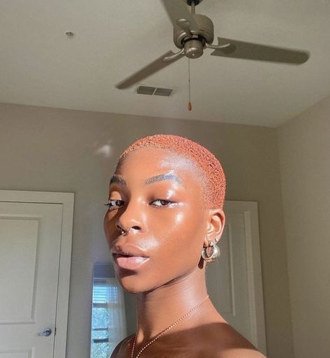 Buzzed Hair Women, Sleek Braided Ponytail, Short Dyed Hair, Finger Wave Hair, Shaved Hair Cuts, Shaved Hair Designs, Buzzed Hair, Natural Hair Short Cuts, Short Hair Black