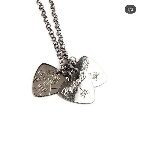 Guitar Pick Necklace, Fender Guitar, Hysteric Glamour, Pretty Jewelry, Pretty Jewellery, Clothes And Accessories, Dog Tag Necklace, Keychains, Silver Jewelry