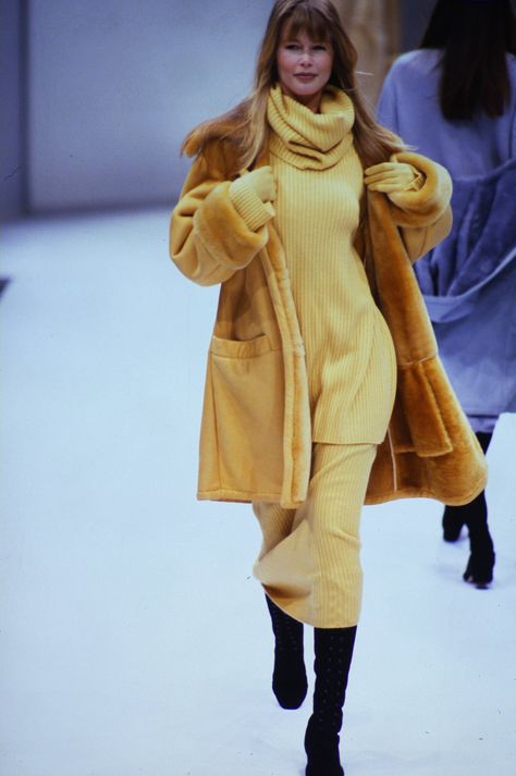 Boho Grunge, Claudia Schiffer, Beauty And Fashion, Cozy Fashion, Salvatore Ferragamo, Fur Coat, Fashion Show, Sweater Dress, High Neck Dress