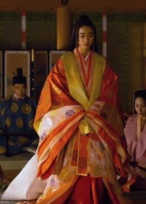 Migami Ai 見上愛 ❤️ Heian Junihitoe 👘 平安时代的十二单 🌸💖 Japan Heian era costume - Junihitoe 💗 Heian Era, Traditional Clothes, East Asia, Chinese Art, Kimonos, Anime Character Design, Traditional Outfits, Anime Character, Abc