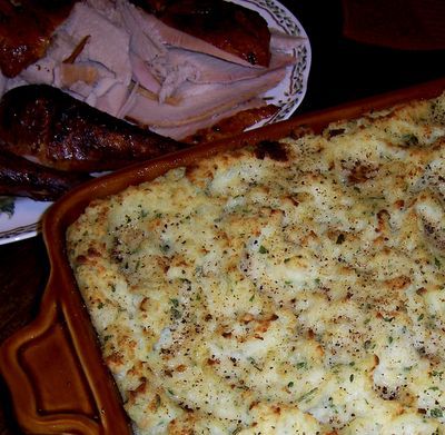 Pennsylvania Dutch Potato Filling Amish Potato Stuffing, Potato Filling Recipe, Amish Food, Pennsylvania Dutch Recipes, Potato Filling, Thanksgiving Side Dish, City Mom, Potato Recipes Side Dishes, Grazing Table