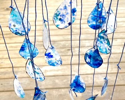 Rainy Day Kids Craft - Raindrop Sun Catchers - My Bright Ideas Raindrop Suncatcher Craft, Earthy Crafts, April Ideas, Arts Project, Blue Crayon, March Activities, Suncatcher Craft, Rainy Day Crafts, Garden Junk