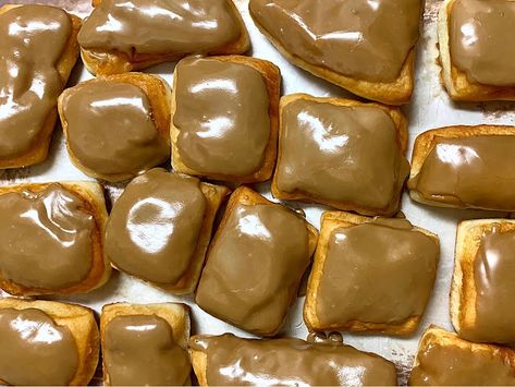 Maple Bar Frosting, Maple Bar Donut Recipe, Maple Bars Recipe, Types Of Donuts, Rhodes Rolls, Maple Bars, Maple Recipes, Maple Frosting, Baked Recipes