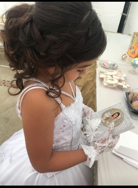 Hair Styles For Communion, Hair For First Communion Style, Hair Styles For First Communion, Hairstyles For Communion, First Communion Hairstyles With Veil, Communion Hairstyles With Veil, Hairstyles For First Communion, Updo Veil, First Communion Hair