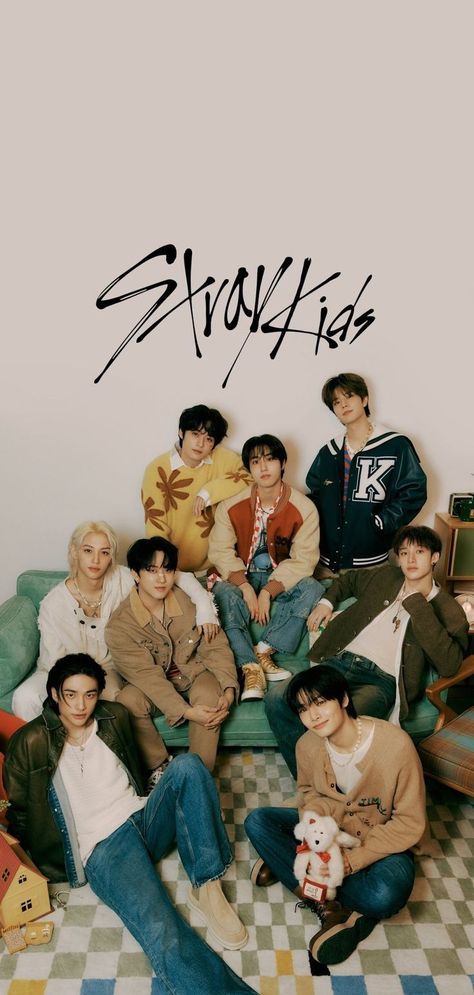 Cool Kpop Wallpapers, Wallpaper Stray Kids, Kpop Backgrounds, Kpop Iphone Wallpaper, Different Person, Kids Background, Cute Christmas Wallpaper, Kids Groups, Skz In Cute