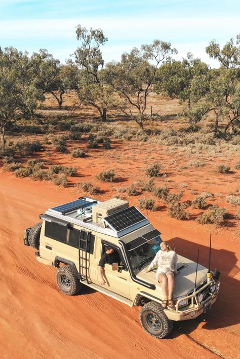 Troopy out in the Australian Outback 4wd Setup, Desk Posters, 4wd Australia, Paddle Boarding Pictures, Cozy Camping, Beach Cars, Australian Beach, Camping Aesthetic, Outback Australia