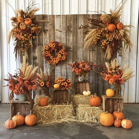 Indoor Dinner Party, Fall Party Decor, Fall Decoration Ideas, Fall Festival Decorations, Harvest Festival Decorations, Fall Party Favors, Pumpkin Patch Pictures, Fall Backdrops, Fall Party Decorations