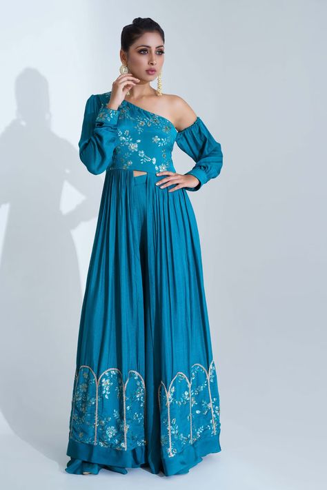 Partywear Dresses Indian, Suits For Women Indian, Spring Bridesmaid Dresses, Indian Dresses For Women, Long Frock Designs, Partywear Dresses, Lehenga Blouse Designs, Latest Dress Design, Indian Dresses Traditional