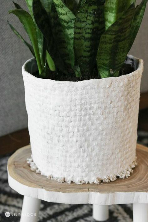 Recycle Old Plastic Planters Into FAUX POTTERY!! | Hometalk Woven Pottery, Planter Makeover, Pots Crafts, Diy Privacy Fence, Vintage Metal Trays, Plant Styling, Tree Projects, Planter Diy, Artsy Ideas