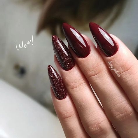 Dark Nails Almond Shape, Bordo Nails Design, Wine Red Nails Acrylic, Dark Red Nails With Gems, Wine Nails Designs Burgundy, Dark Elegant Nails, Christmas Nails Burgundy, Wine Nails Designs, Burgundy Christmas Nails