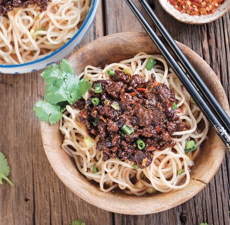 Got a slow cooker and a craving for Chinese takeout? Here's how to make slow cooker dan dan noodles, a beloved Sichuan comfort food. Dan Dan Noodles Recipe, Pork Pasta, Dan Dan Noodles, Pasta Rice, Chinese Takeout, Crockpot Pork, Crockpot Recipes Slow Cooker, Asian Dishes, Old People