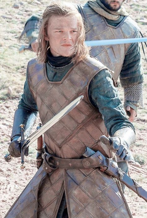 Young Ned Stark Eddard Stark, Game Of Thrones Costumes, Game Of Thrones Series, Ned Stark, Game Of Thrones Tv, Got Characters, Got Game Of Thrones, Medieval Clothes, The North Remembers