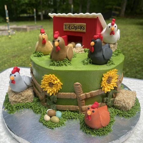 Chicken Bday Cake, Birthday Cake With Chickens, Chicken Cakes Birthday Ideas, Chicken Coop Cake, Chicken Birthday Cake Ideas, Chicken Themed Birthday Cake, Chicken Smash Cake, Farm Birthday Cake Ideas, Cake Chicken Design